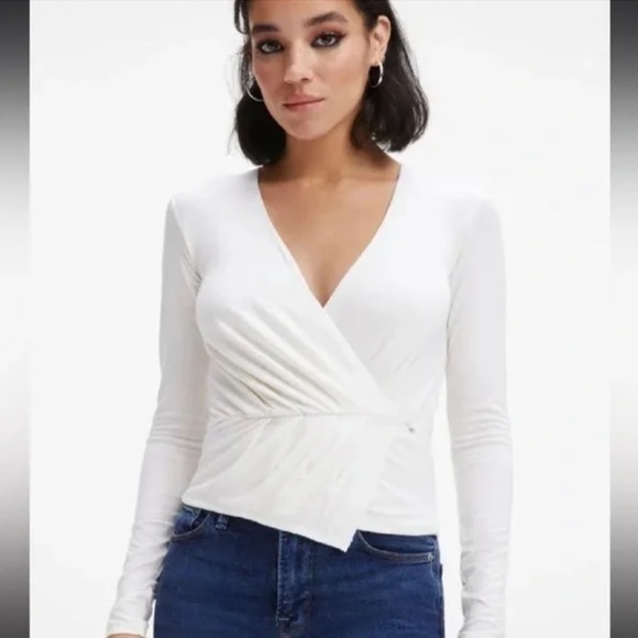GOOD AMERICAN | Low-Cut Good Touch Soft Long Sleeve Wrap Top in Ivory | Size 2 - Picture 2 of 11